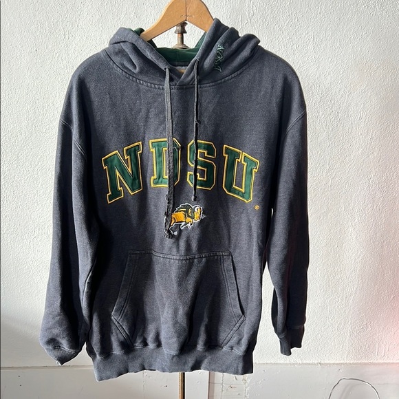 North Dakota State University College Hoodie Medium - Picture 1 of 4